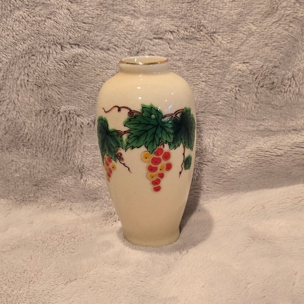 Homco Vintage Ceramic‎ Bud Vase Grapes Gold Rim Made in Japan Cream 4 Inch